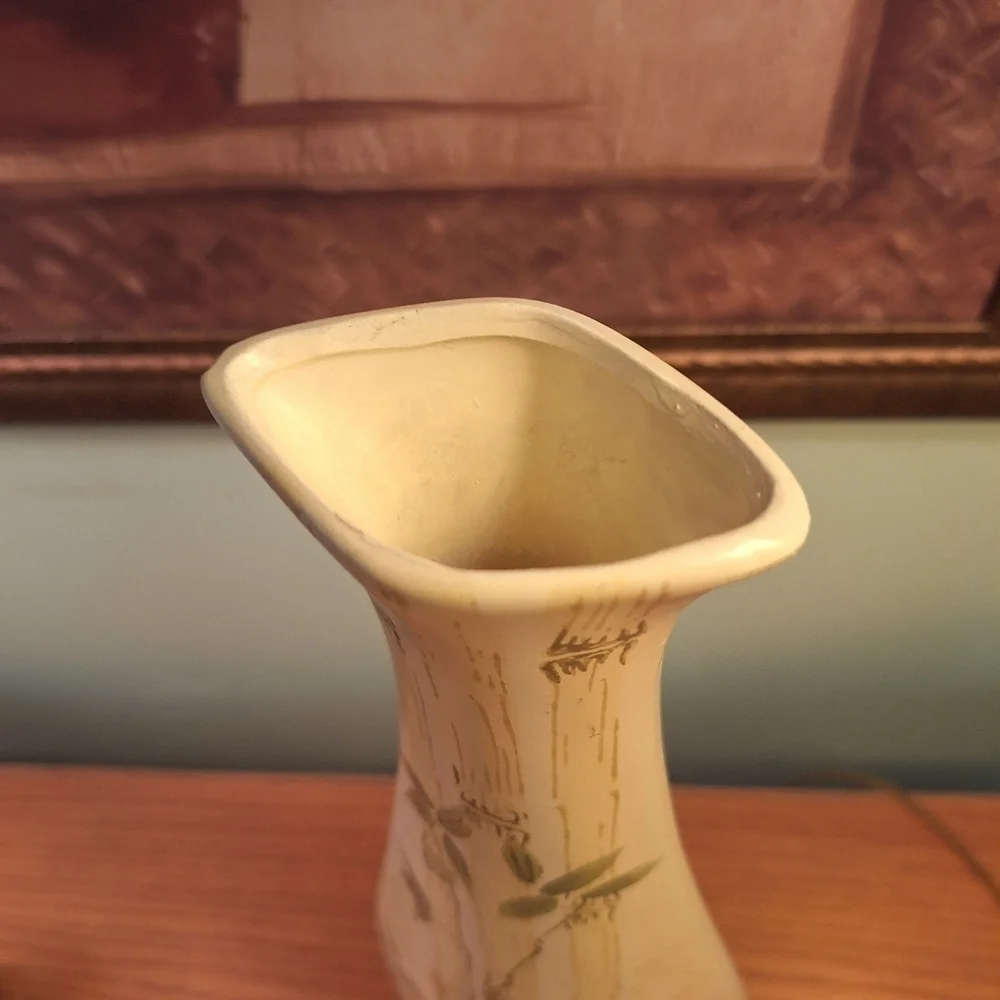 Tropical pottery Vase